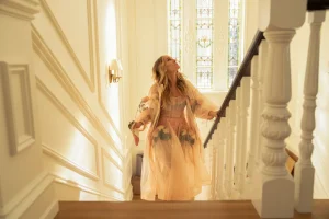 Read more about the article Marzysz o nowojorskim domu Carrie Bradshaw? Zobacz, jak sztukateria tworzy klimat luksusu z duszą.